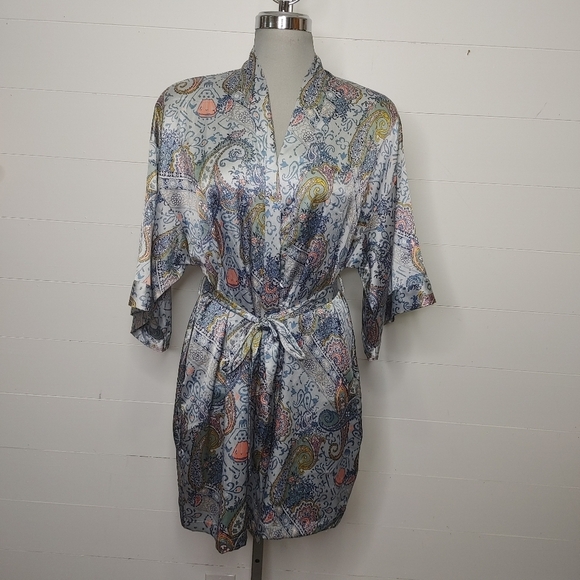 VICTORIA Secret paisley satin robe XS/S - Picture 2 of 11
